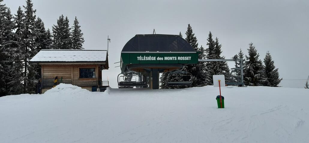 Nach der Auffahrt mit der EUB Alpin bin ich zur 6 KSB Monts Rosset über die blaue Chenaz gefahren. Die rote Marmire sah vom Sessel gut aus, so dass ich nochmals zur KSB gefahren bin.