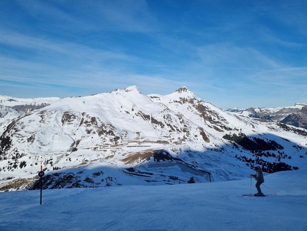 Schwarze 31. Sehr glatt und uneben.