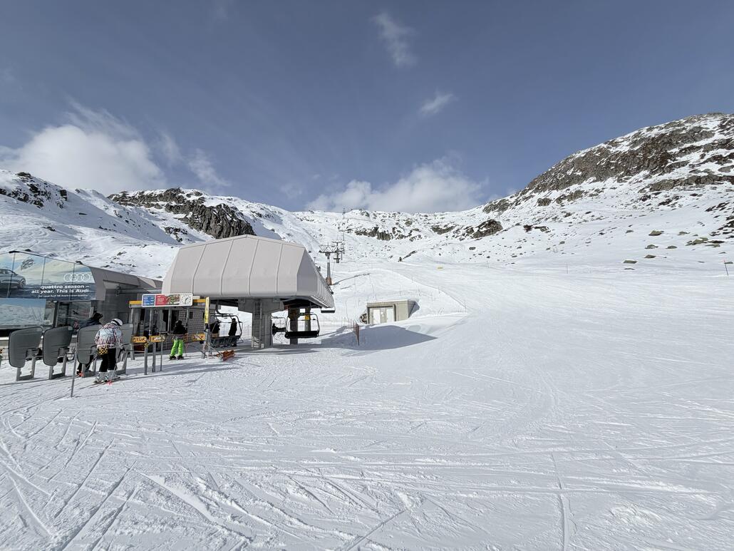 IMG_3870.jpeg (957.66 KiB) 1433 mal betrachtet Dieser Lift leider nur mit Ziehwegs-Pisten