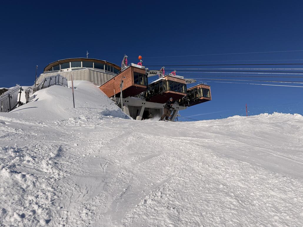 Bergstation der neuen Bahn.