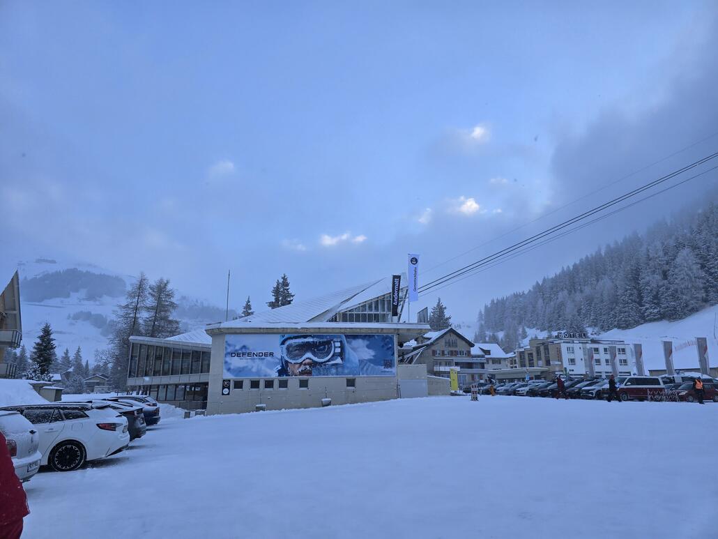 20260215_081650.jpg (590.9 KiB) 1134 mal betrachtet Morgens an der Talstation: es beginnt aufzureissen.