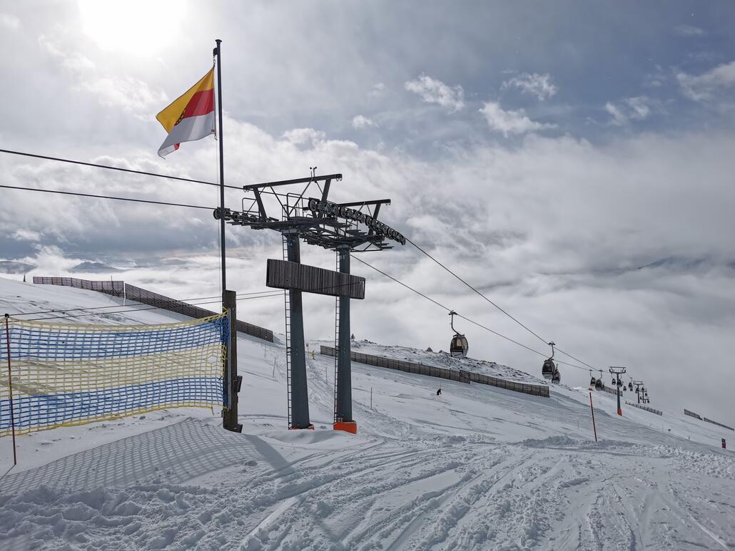 3. Schön kalt, pulvrig und die Sonne zeigt sich auch schon.