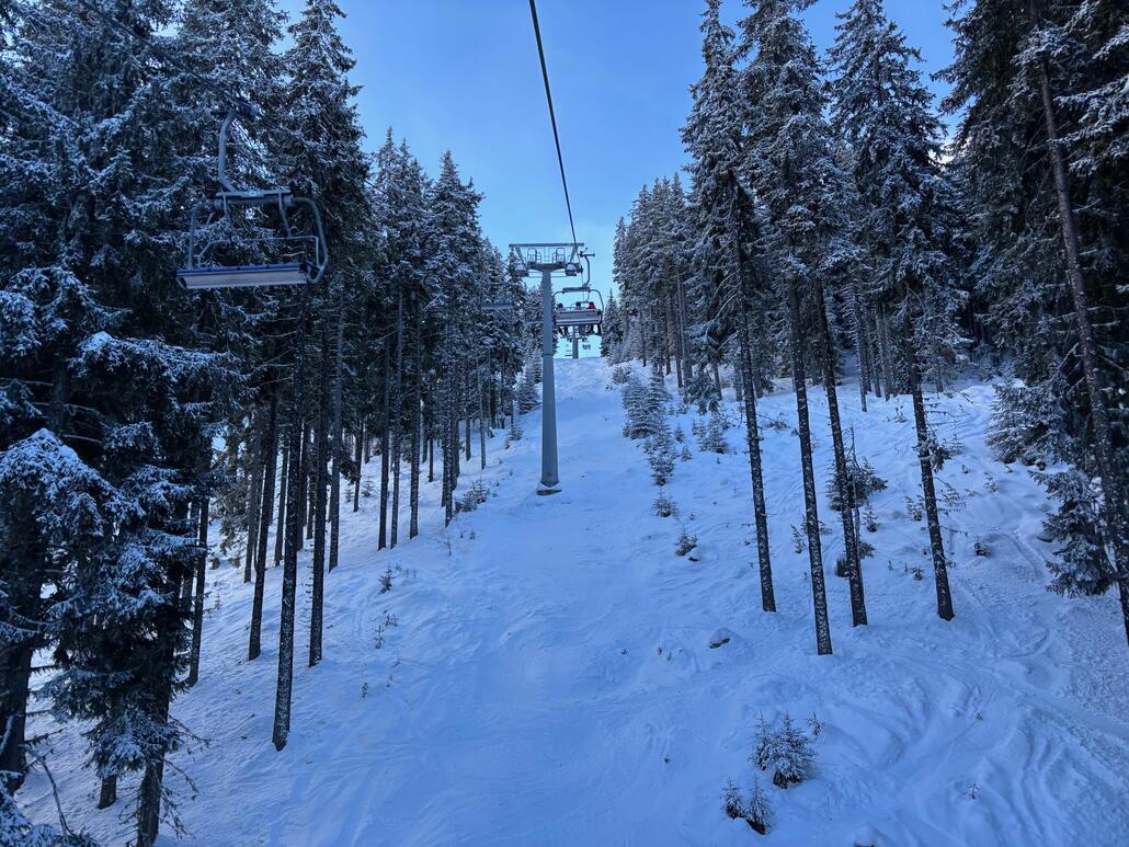 Mosta Lift, unten sind wir oft Buckelpisten gefahren