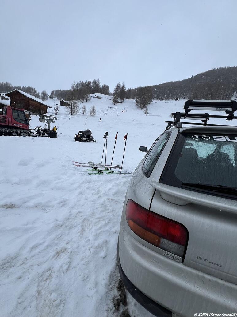 mit Skiern bis zum Auto