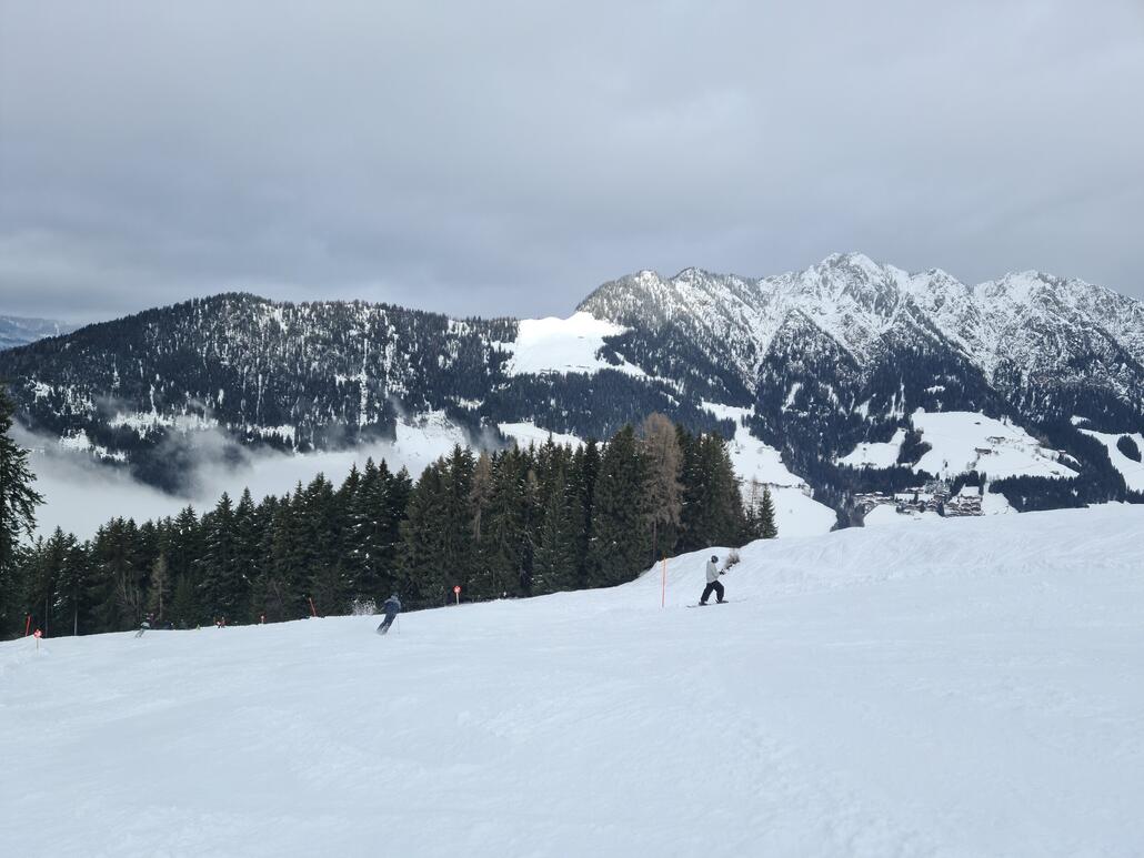 Mittags an der Talabfahrt an der Wiedersbergerhornbahn