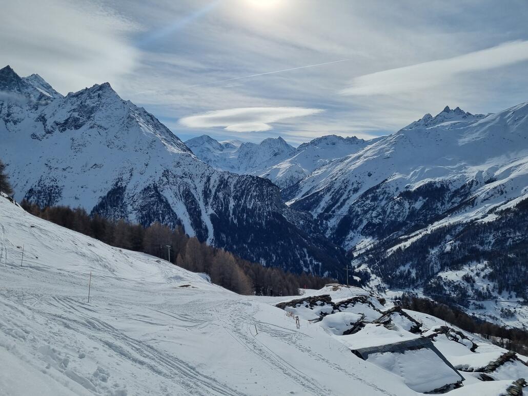An der schwarzen links vom Ausstieg
