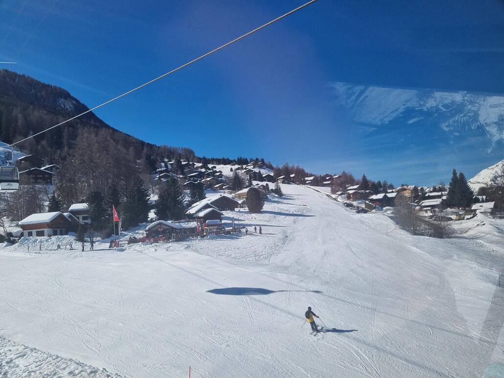 Auch die weitere Talabfahrt nach Nendaz, die Jean-Pierre ist nun geöffnet.<br />Die konnte ich noch nie fahren. Da es dort nur Naturschnee gibt, war sie bisher immer geschlossen