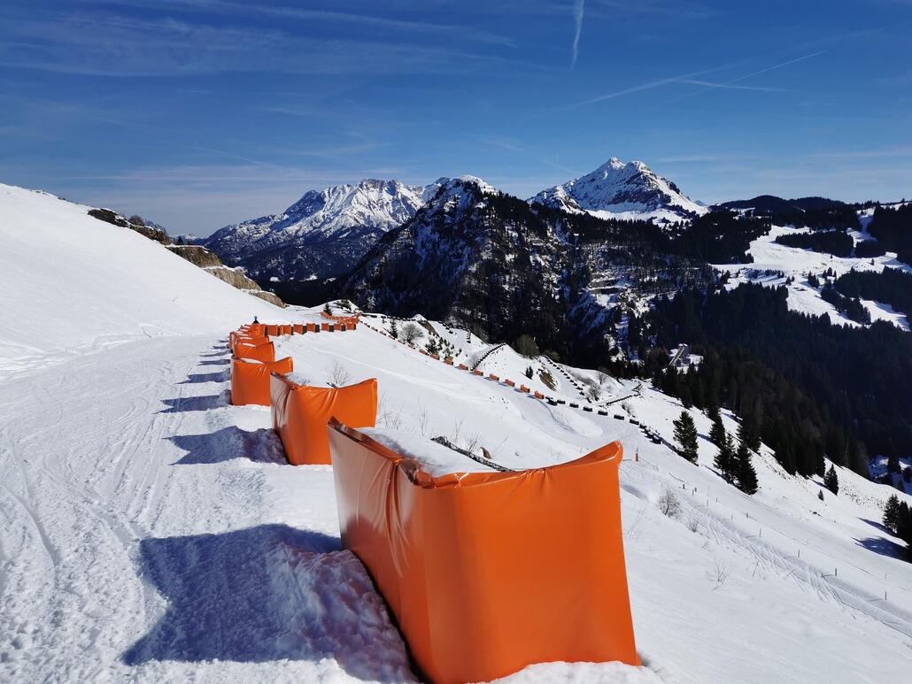 5. Heute mal die blaue Umfahrung Reckmoos Süd gefahren. Schaut einfach lustig aus das mit den Matten. :)