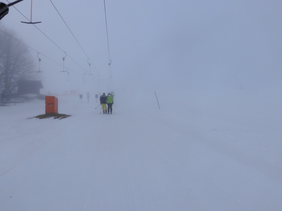 Start auf der Schieferwiese um 8:00 Uhr im Nebel