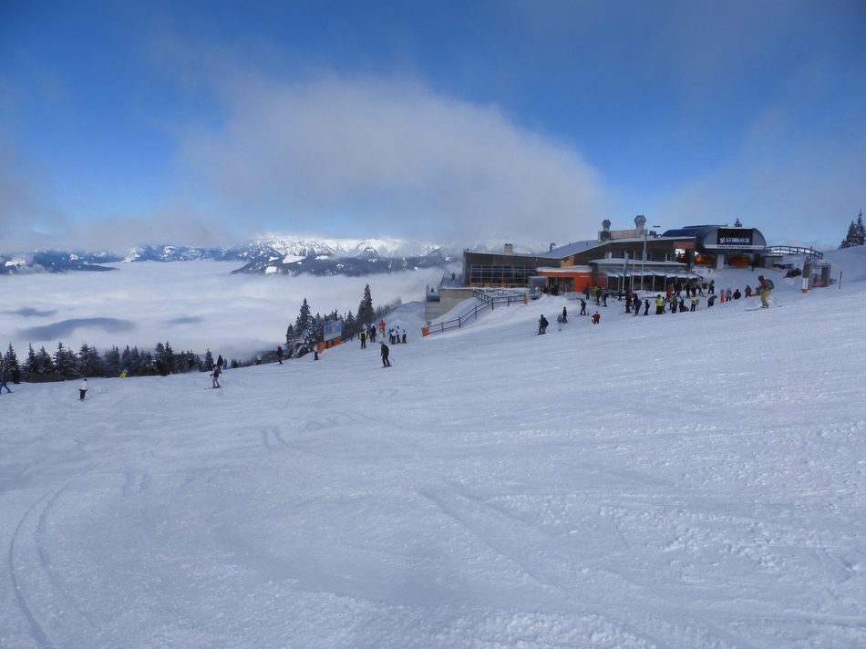 Bergstation der Weißenelfbahn und Restaurant