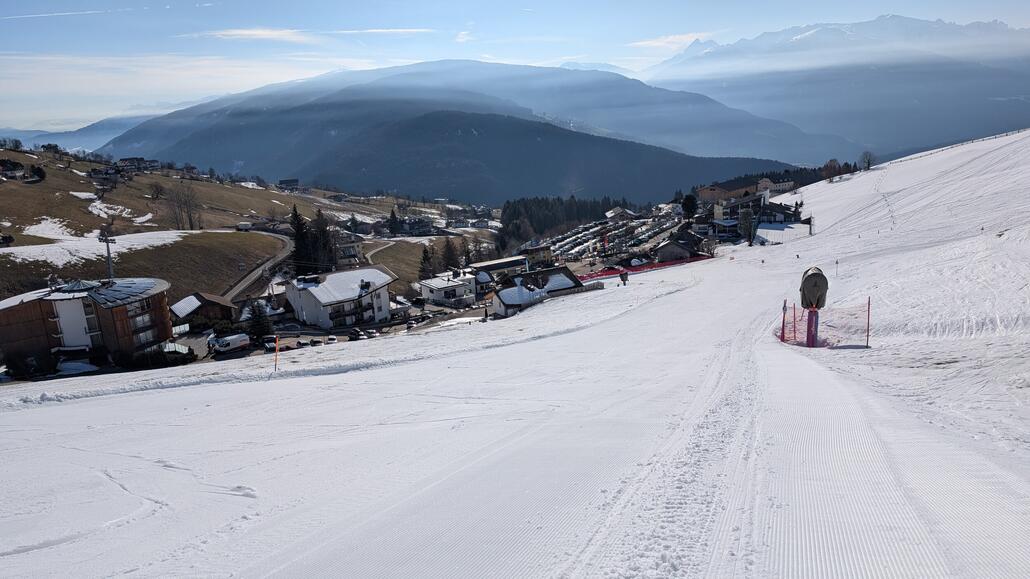 Hier unten ist die Piste schon um 9:30 Uhr weich, trotzdem gut zu fahren