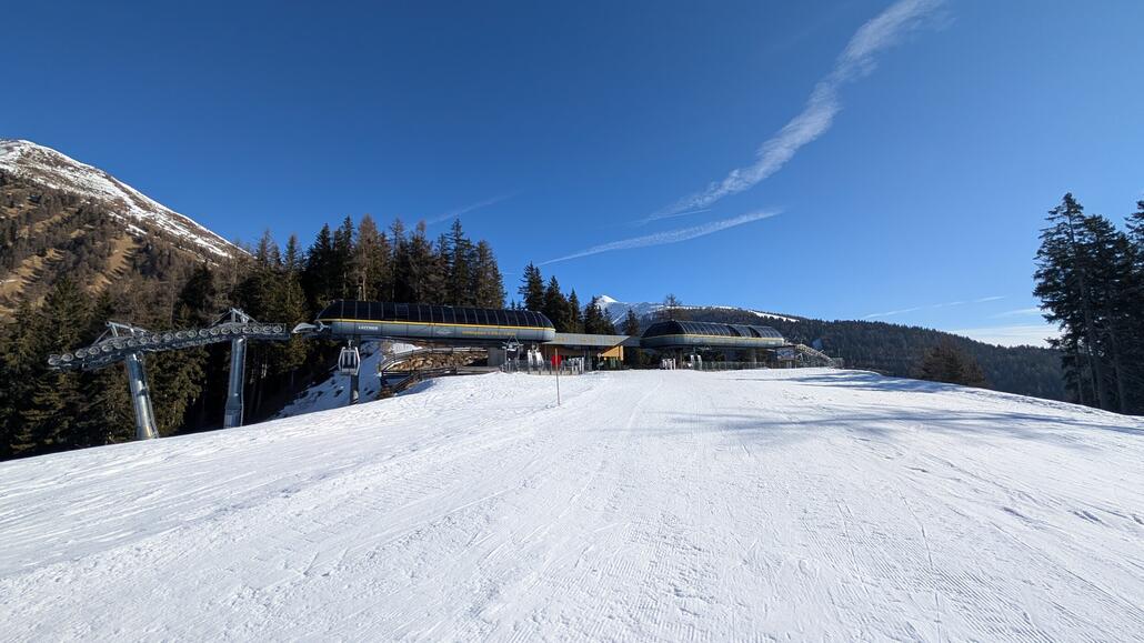 Der Mittelpunkt der verbindungsbahn, ab hier kann man ins Jochtal abfahren. Das Stück zurück an Gitschberg muss man später die Gondelbahn wieder nehmen.