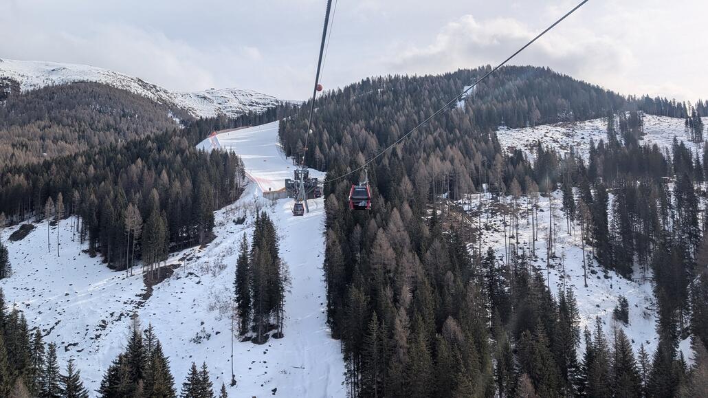 Es geht weiter in Richtung Stiergarten, von dort oben ist eine Verbindung nach Österreich über den Berg links geplant, wie ist da der Status?