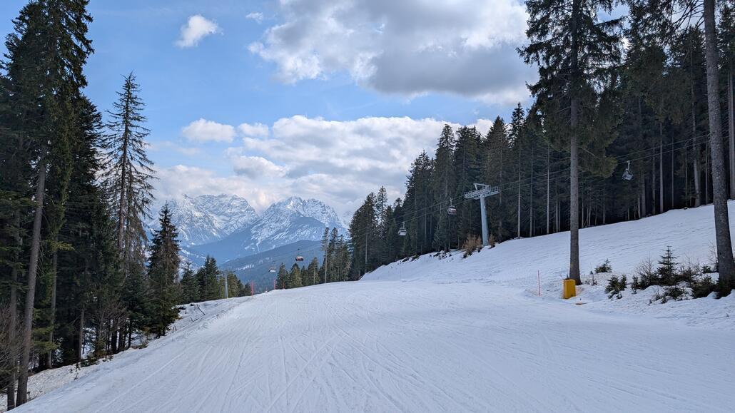 Gemutliche leere Pisten mit ordentlich Höhenmetern! Leider nur eine der drei Varianten geöffnet, aber ich wiederhole die Piste 3 Mal bis zur geplanten Bus Abfahrtszeit.