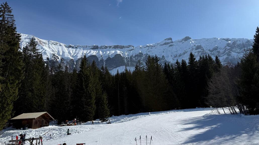 Im Cote 2000 Sektor - die Felswände sind beeindruckend
