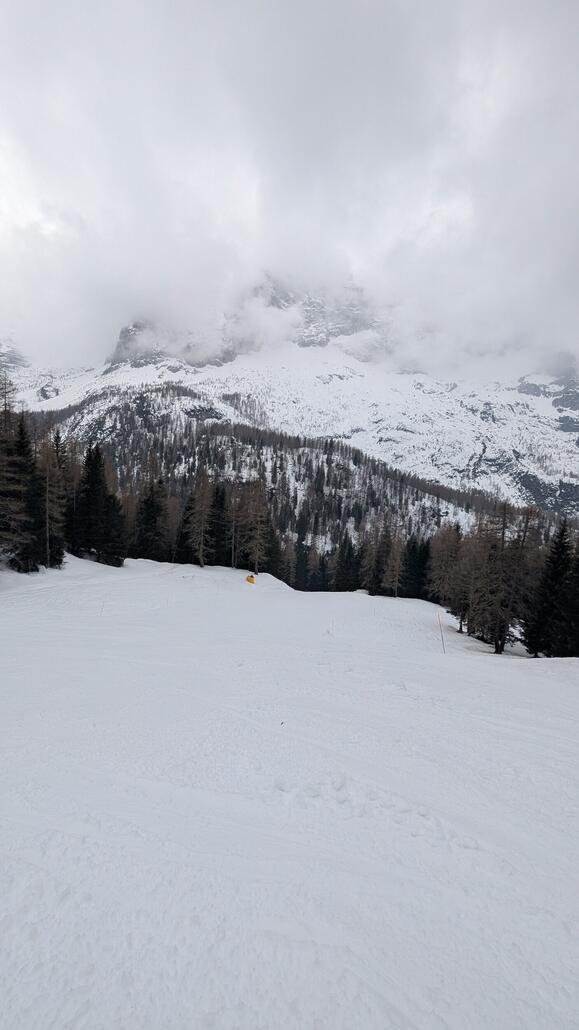Auf dem Weg ins äußerste Teil des Skigebiets nach Pecol