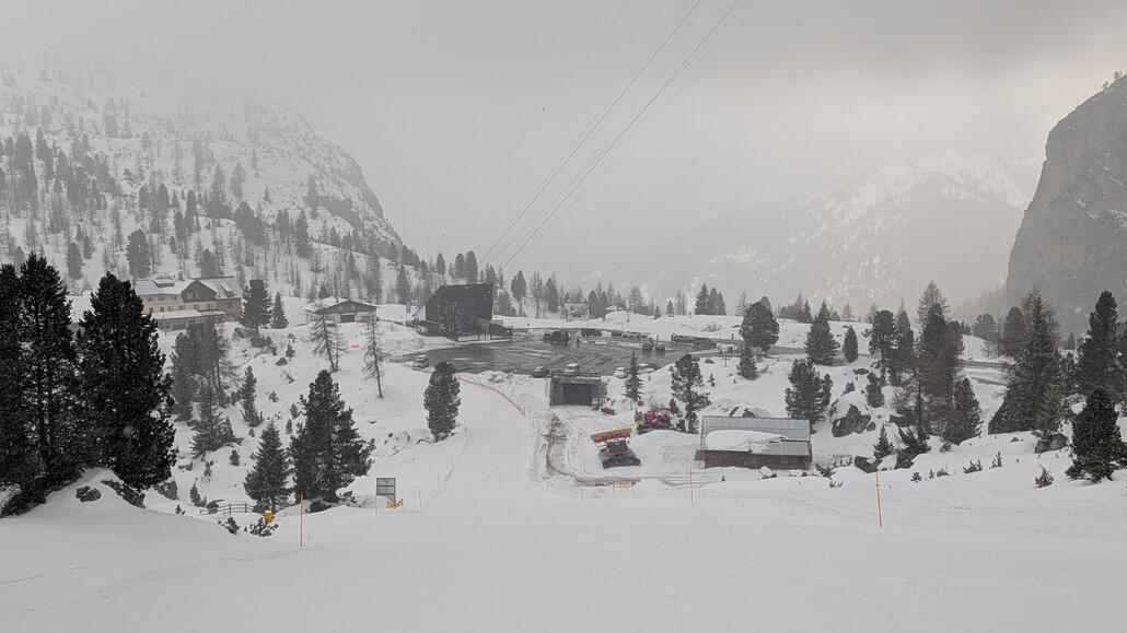 Leider die Piste hier komplett im Nebel und auch schon etwas zerfahren