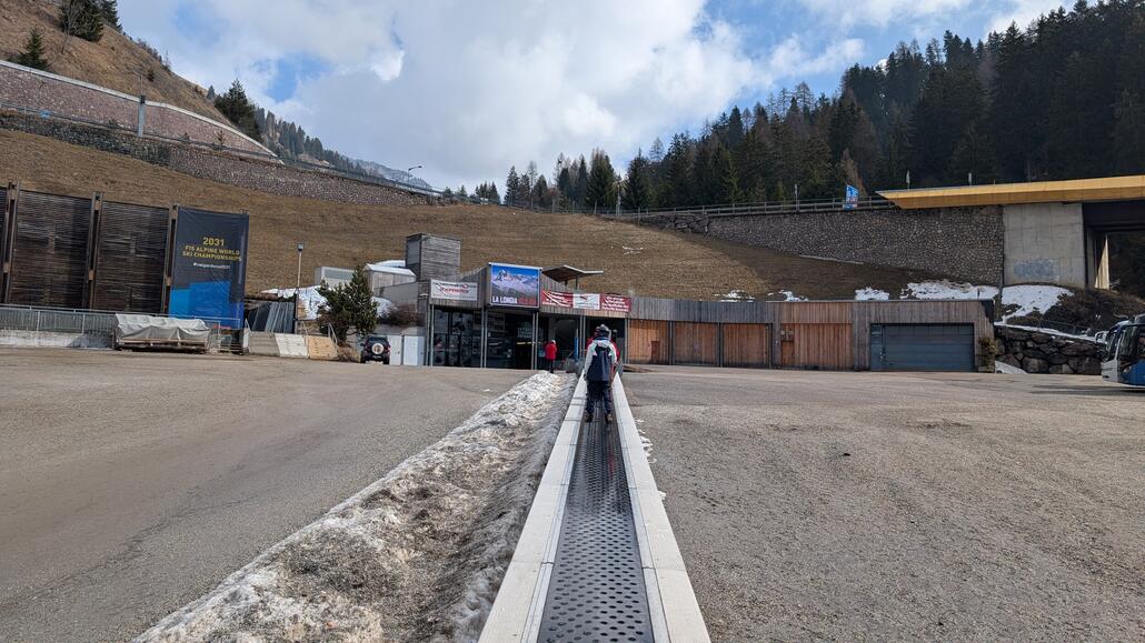 Weiter geht's jetzt mit der unterirdischen standseilbahn in Richtung Seceda