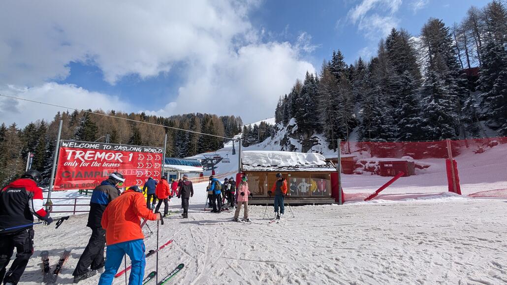 Inzwischen wieder auf dem Rückweg, hier vor dem Zaun der Schande der seit ein paar Jahren zum Glück wieder geöffnet ist.