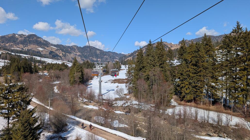 Das heißt erst geht es wieder per Sesselbahn zurück nach Abtei