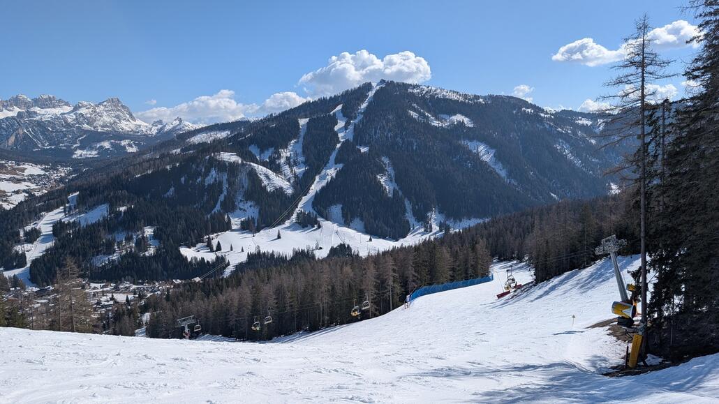 Und auf dem Rückweg geht's noch an die Pisten nach Alta Badia. Dort unten gibt's auch einen Supermarkt wo ich mir ein Kaltgetränk gönne.