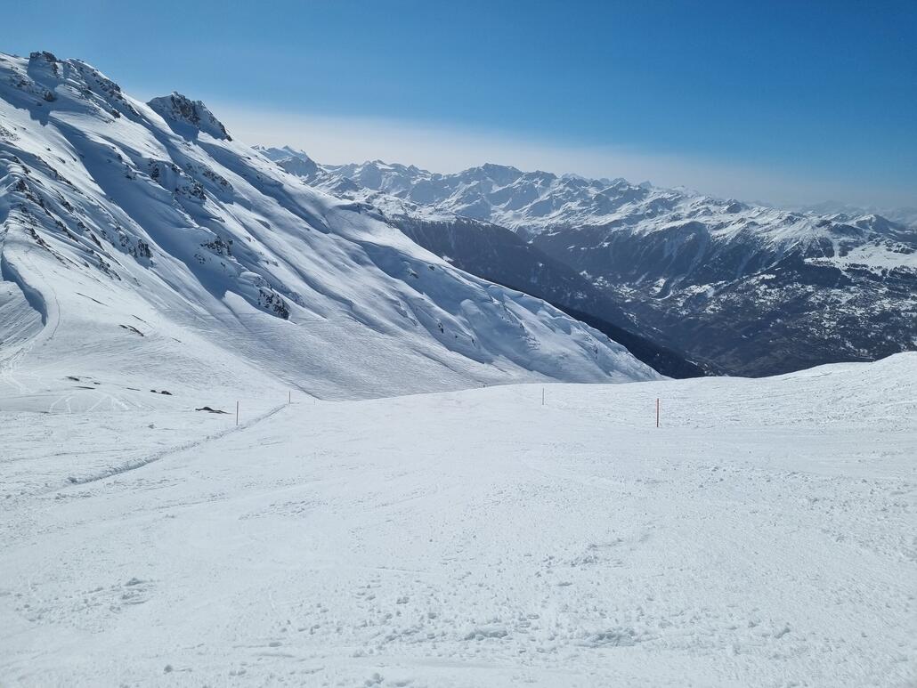 Combe Abfahrt mit der Westexposition nachmittags bis oben weich, aber sehr genussvoll zu fahren