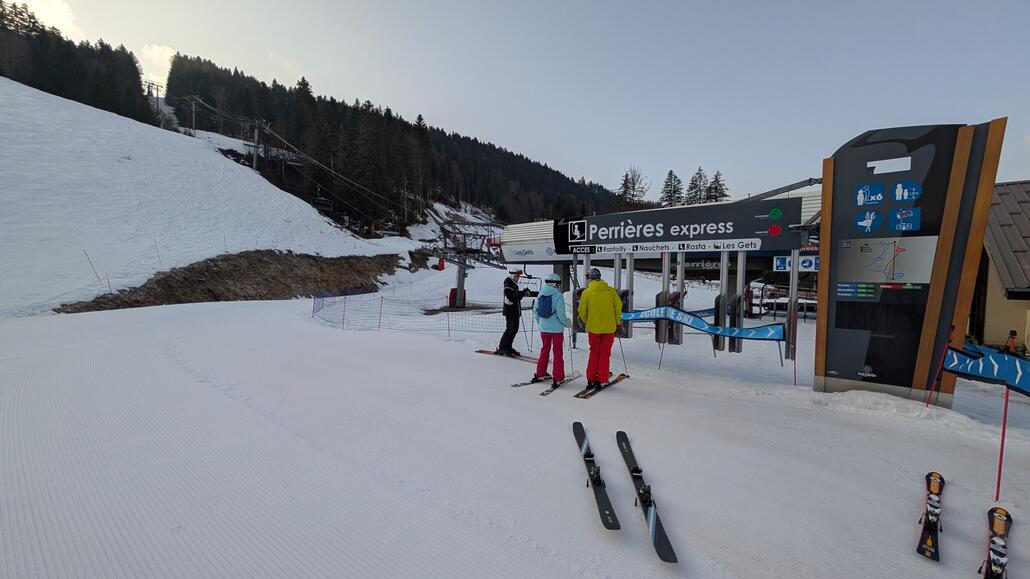 Man wartet auf Punkt 9 Uhr
