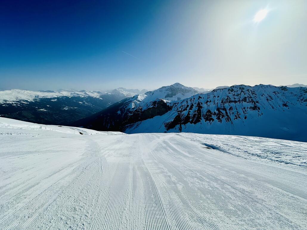 Ganz oben hat man ein herrliches Panorama. Auch hier fehlt leider immer mal wieder der Schnee.