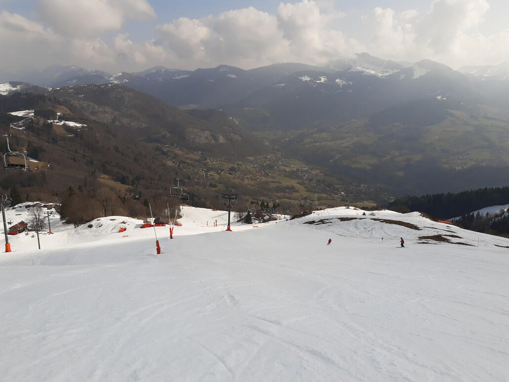 Wir sehen, dass es wirklich nur noch im Bereich des Skigebiet Schnee gibt