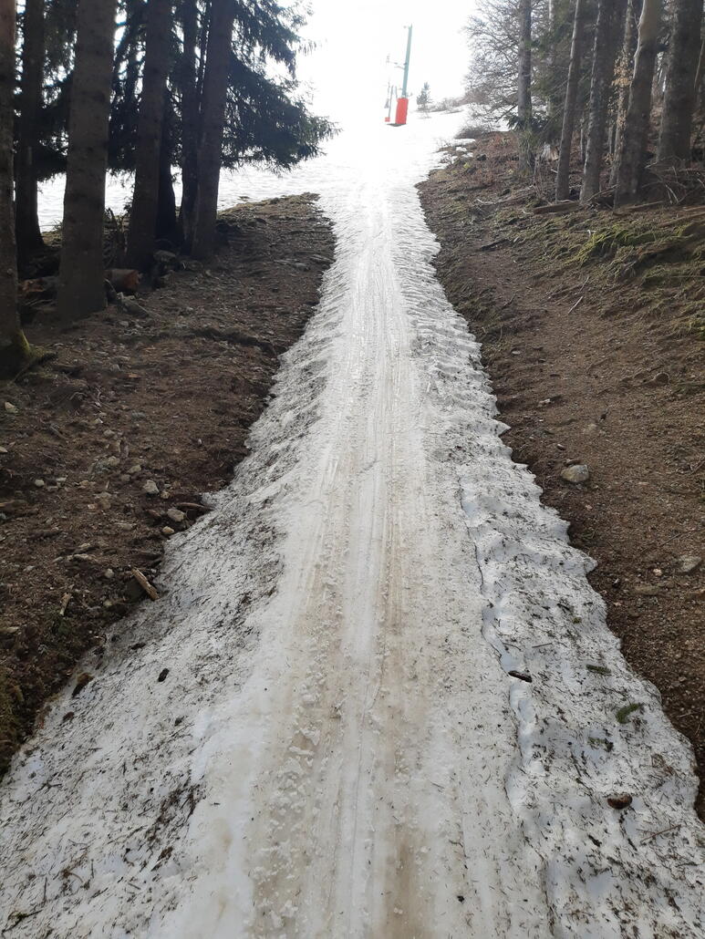 Mehr Schnee braucht es auch nicht, Skilift Bonnatrait