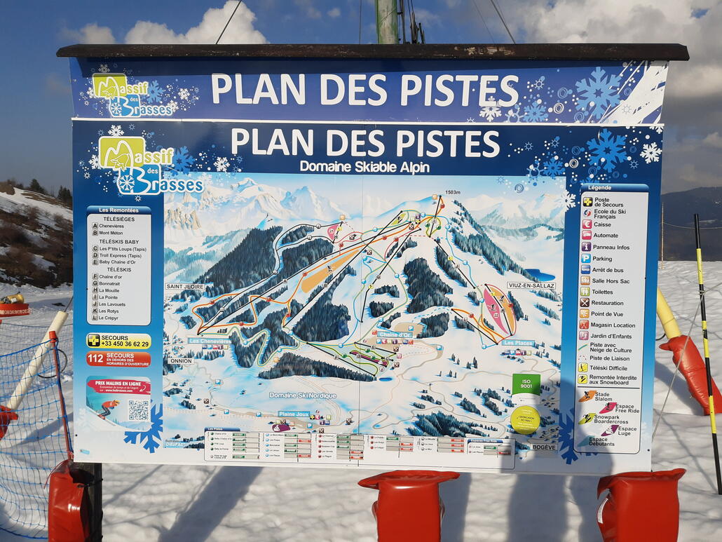 Pistenplan in Status. Der Zweiersessel mit der entfallen schwarzen Piste ist nicht eingezeichnet.