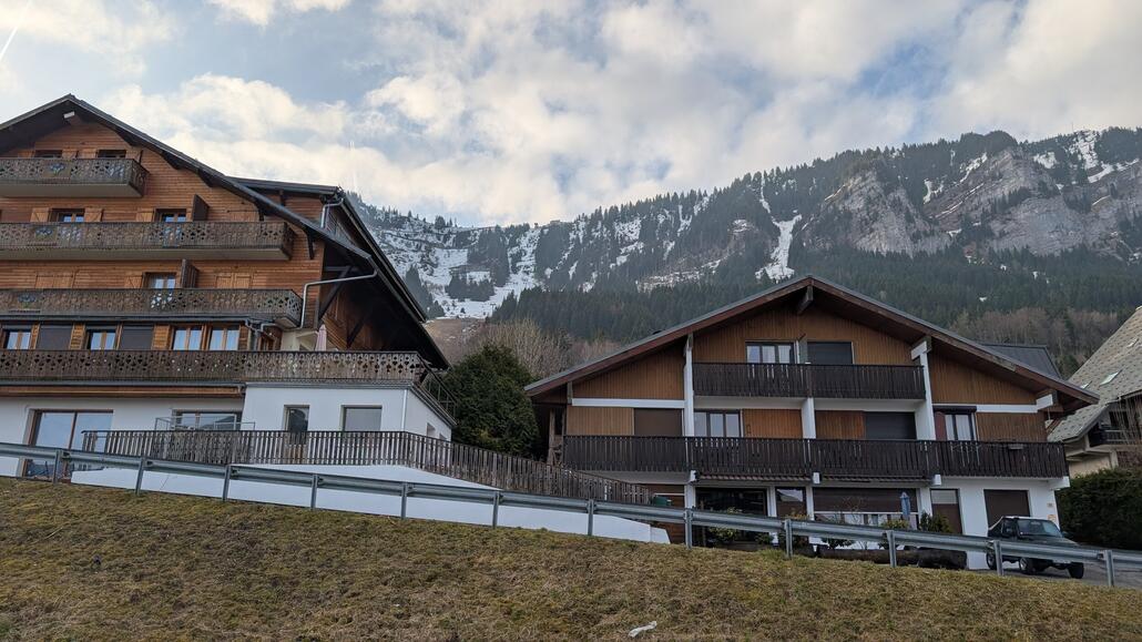 Unten im Ort gibt's auch direkt einen Supermarkt, alles was man braucht in Frankreich