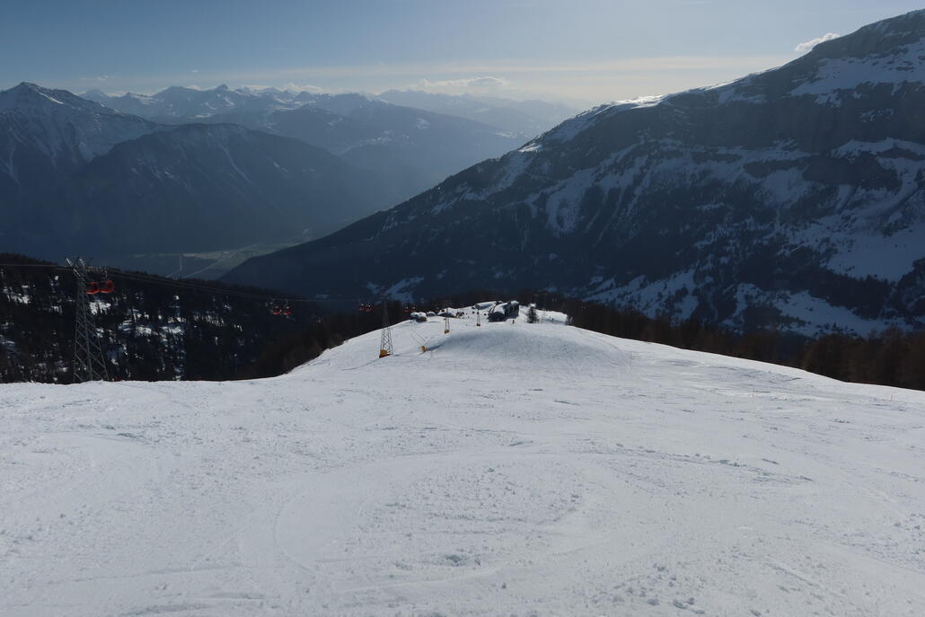 Letzte Abfahrt auf praktisch leerer Piste