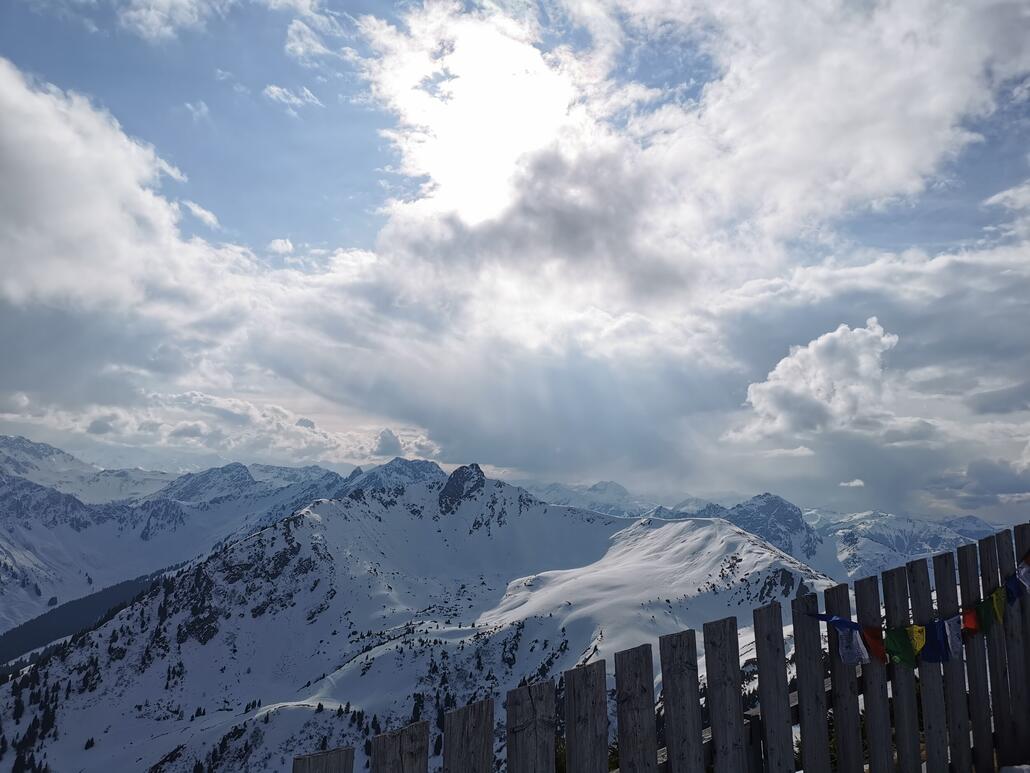 7. Bereits in Fieberbrunn am Nachmittag. Schöne Sonne-Wolken Spiele.