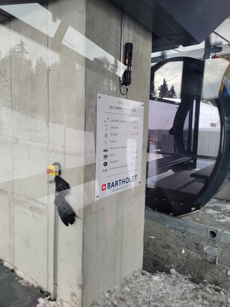 Leider etwas verwackelt. 8 Gondeln, 28 Sessel