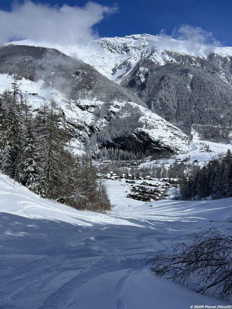 Ehemalige rote Talabfahrt nach Parkplätze