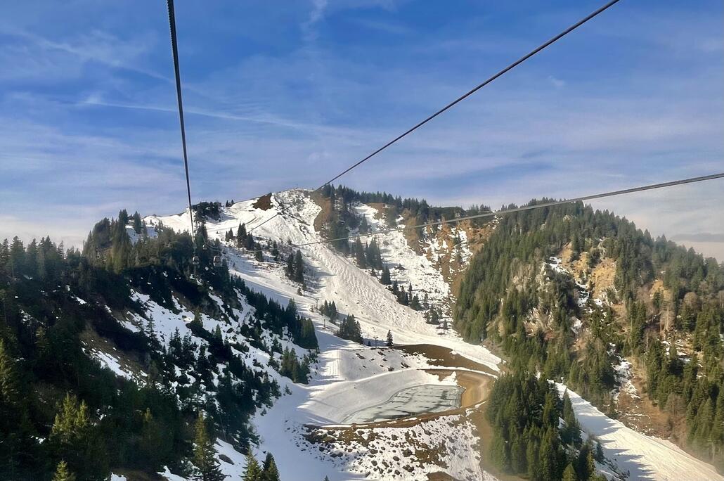 Im Kessel oben hats noch einigermassen Schnee.