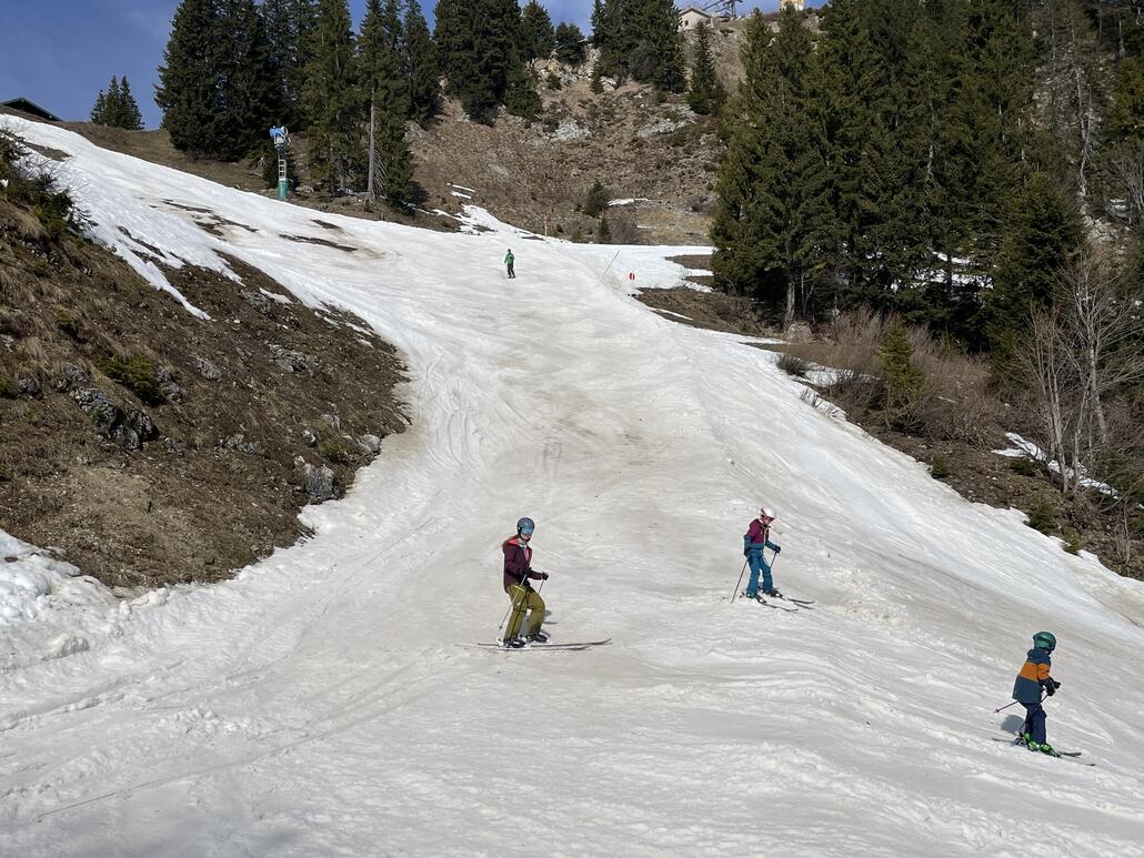 Knapp und tiefer Sulz, mit später ziemlichen Buckeln.