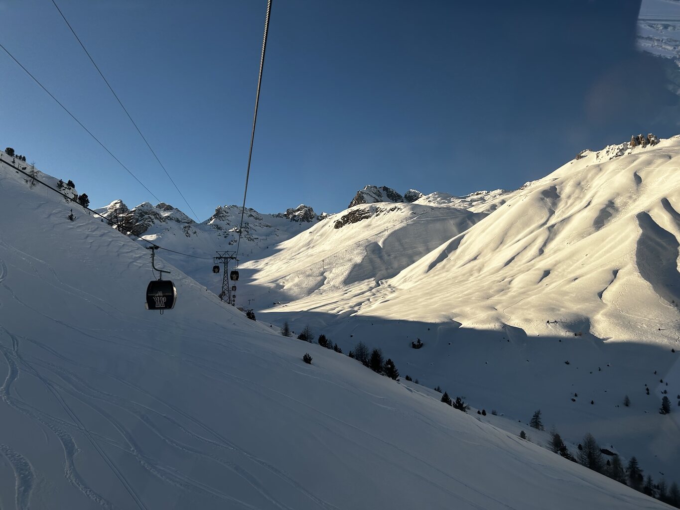 Bergfahrt mit der Moncler Gondel Celerina-Marguns