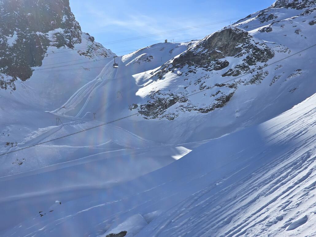 Pistenpräparation am Egginerjoch, könnte wohl morgen wieder öffnen.