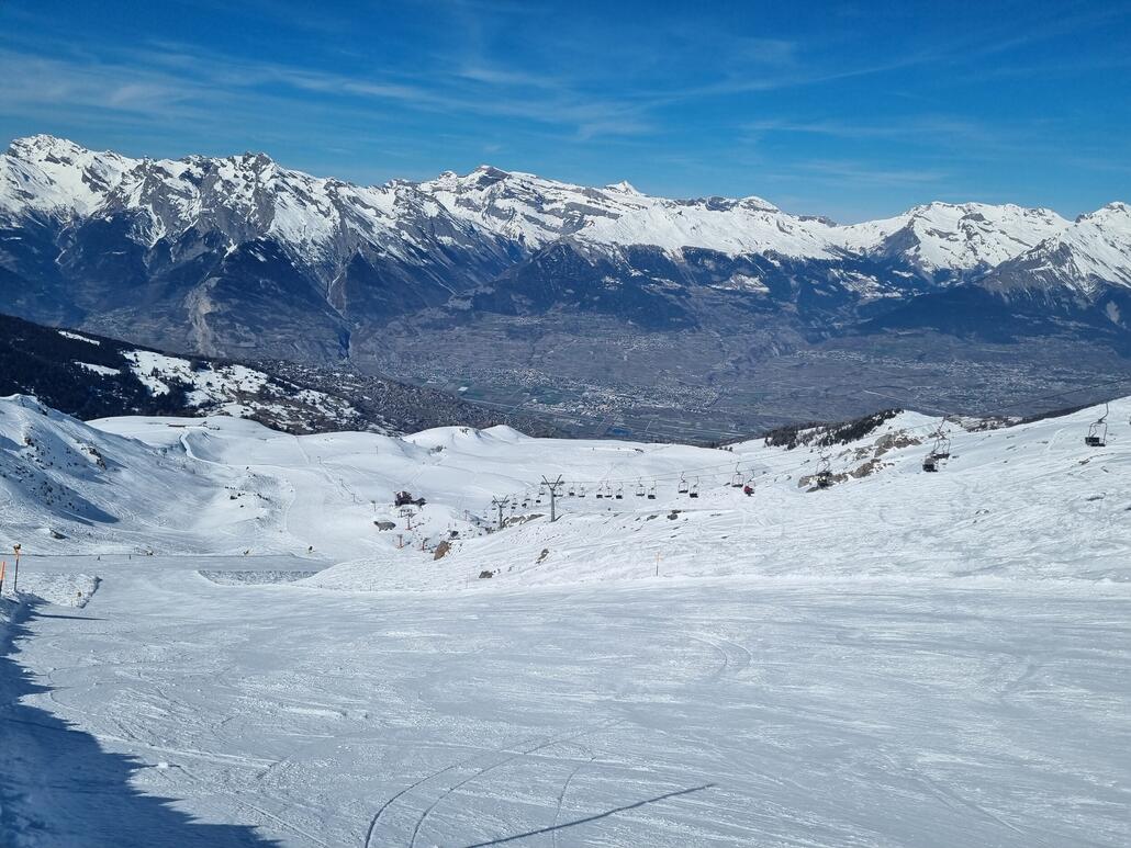 Auch die Piste wirklich gut zu fahren. Es wird interessant wie sich der Bereich mit der neuen Bahn ändern wird. Hier war es nie überfüllt, selbst zur Hauptsaison