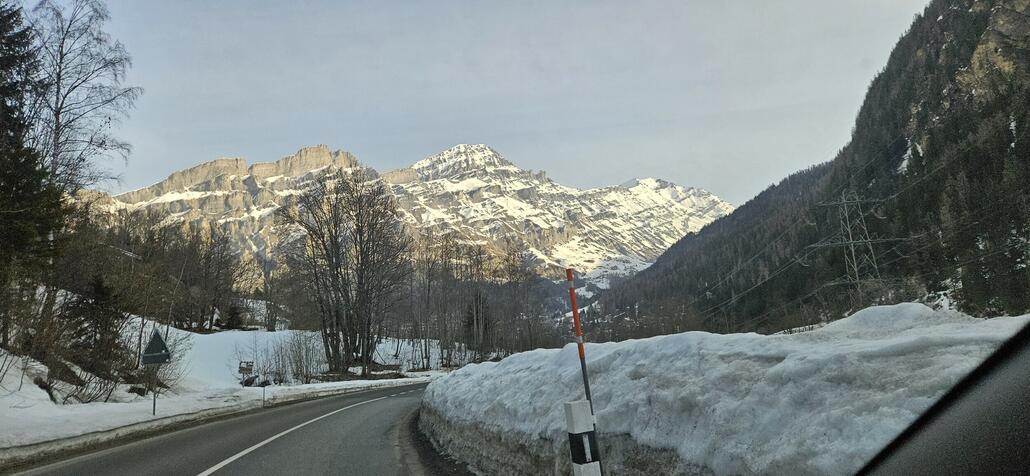 Anfahrt durchs Rhonetal von unserer netten Unterkunft auf einem Weingut