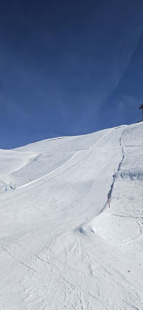 Knackiger Steilhang der schwarzen Piste 4 Alte Stafel FIS