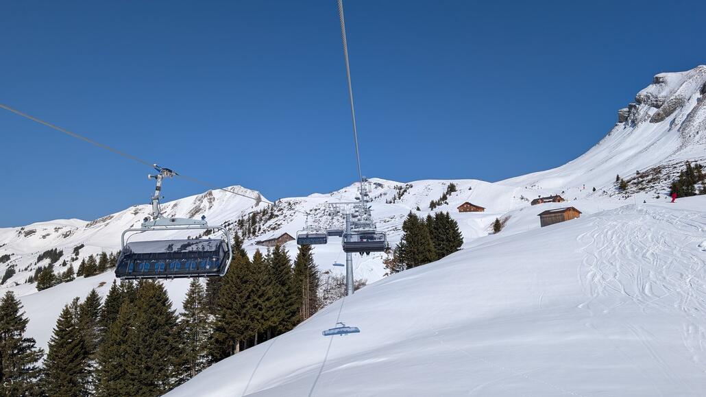 Neue Sesselbahn hohes Licht