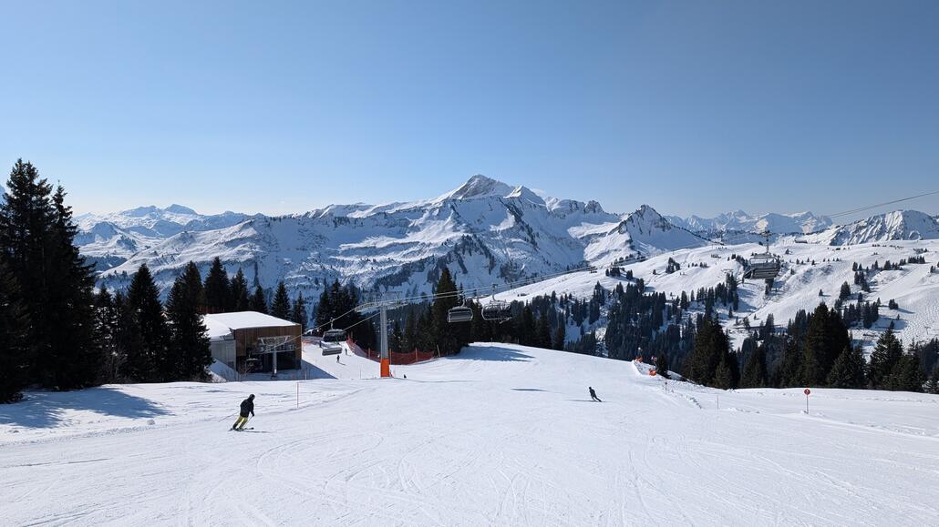 Der Einstieg in den neuen Lift ist super gelöst durch den tieferen Standort der Talstation!