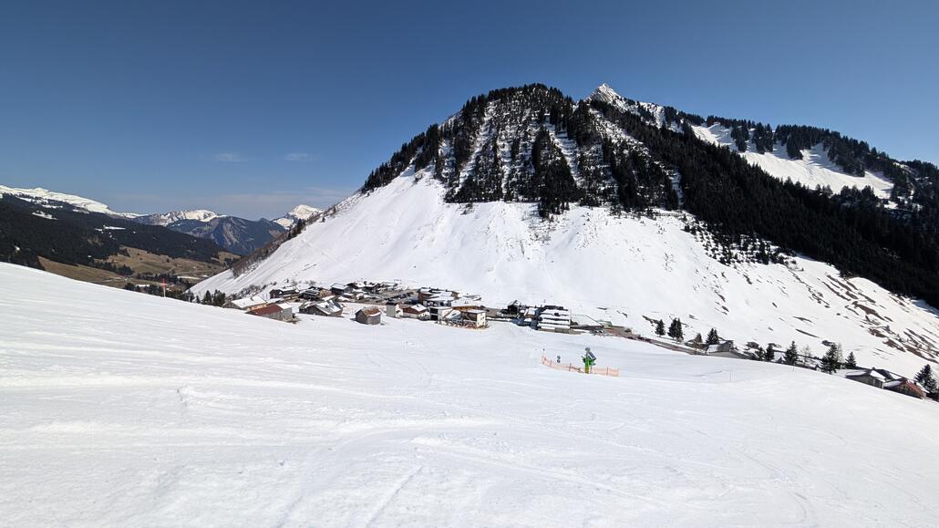 Es geht wieder zur zweiersesselbahn, jetzt steht die Skiroute von der Mittelstation aus an
