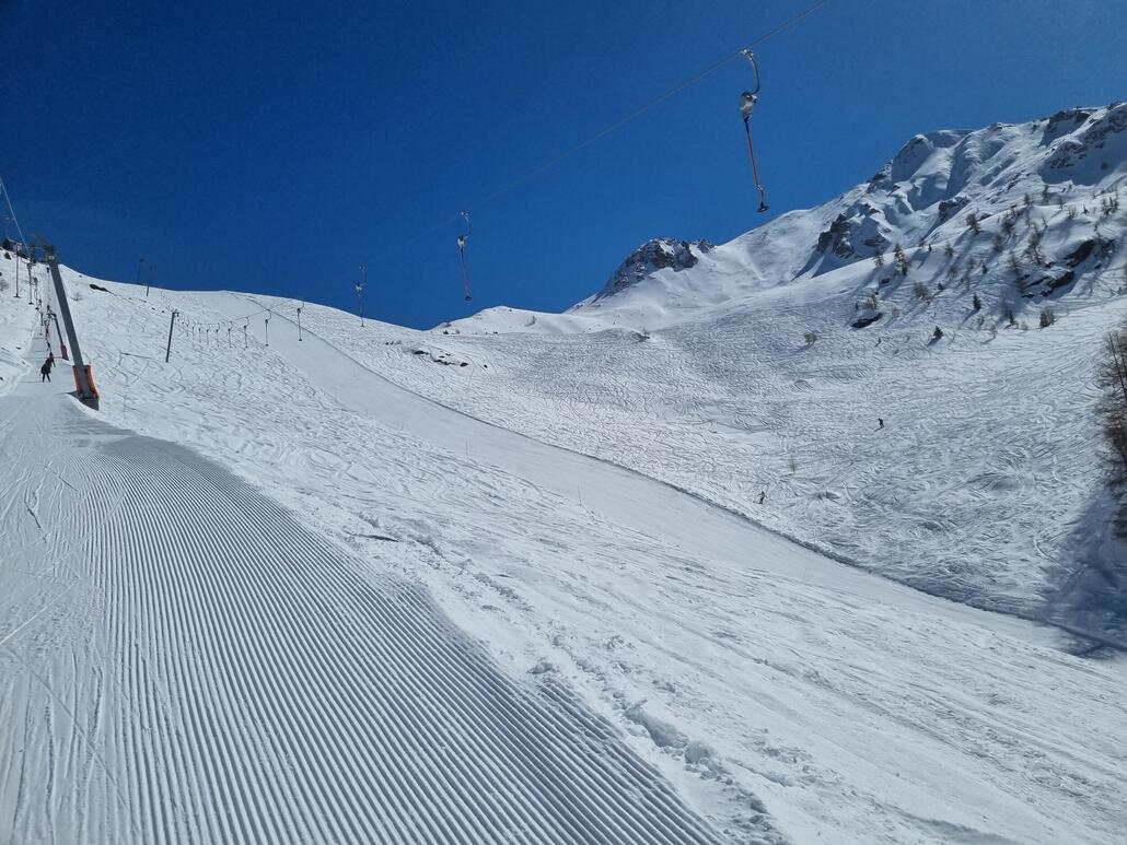 Die Piste direkt dran hat mir sehr gefallen. Angefirnt und wenig befahren