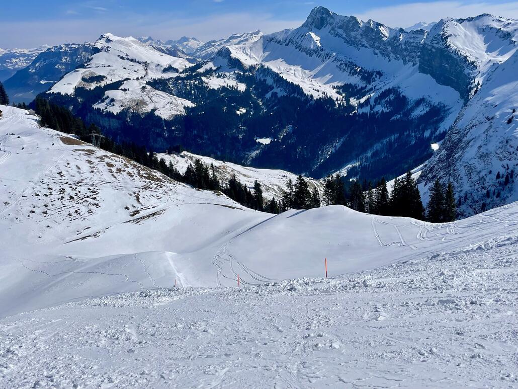 Klewenstock wird am rechten Rand leicht pappig und links ist es pulvrig hart.