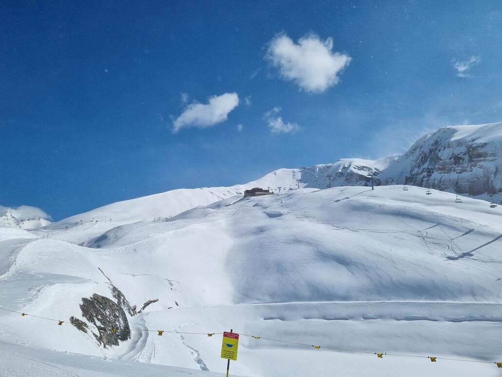 Im Sessel oben war es stellenweise sehr windig. Dafür fährt momentan noch ein leicht mulmiges Gefühl mit wenn starke Böen aufkommen