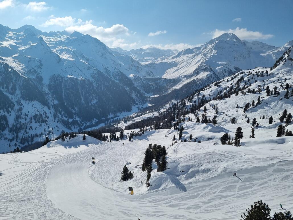 Standardbild vom Morgen an der roten Piste am Plan du Fou